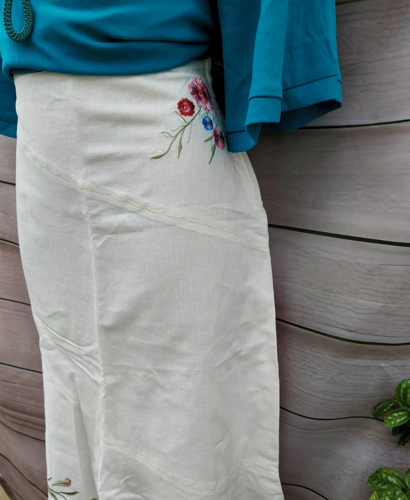 Falda H&M blanca con bordado floral – Talla 36 💜 – photo 3
